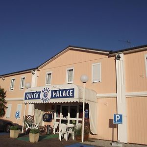 Отель Quick Palace Le Mans Сен-Сатурнен Exterior photo