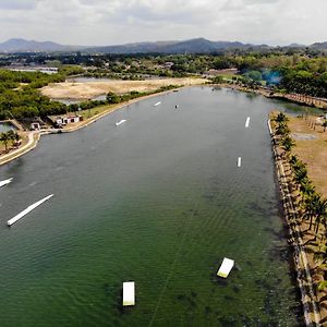 Отель Lago De Oro Батангас Exterior photo