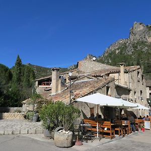 Отель La Taverne De L'Escuelle Сен-Гийём-ле-Дезер Exterior photo