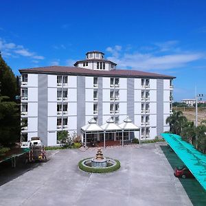 Отель Matini Amata Ban Hua Phai Exterior photo