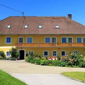 Отель Ferienhof Am Landsberg Obergrunburg Exterior photo