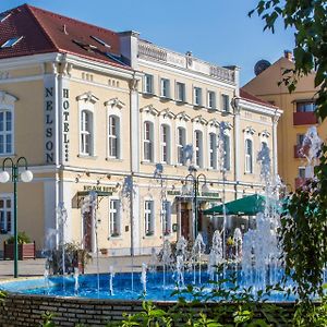 Nelson Hotel Хайдусобосло Exterior photo