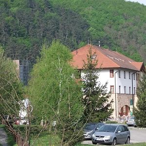 Hotel Hunor Шаторальяуйхей Exterior photo