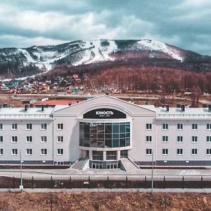 Отель Юность Южно-Сахалинск Exterior photo
