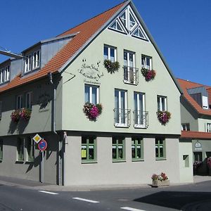 Отель Weinstube Schwalbennest Карлштадт Exterior photo