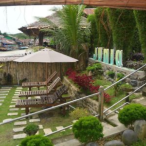Junia Guesthouse Букит-Лаванг Exterior photo