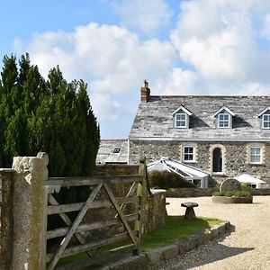 Bed and Breakfast Treveighan Farmhouse Saint Teath Exterior photo