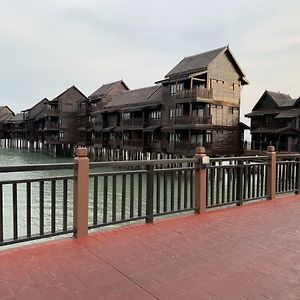 Langkawi Lagoon Resort Water Chalet Пантай-Сенанг Exterior photo