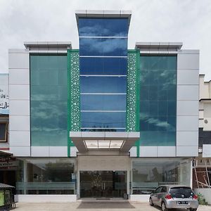 Отель Reddoorz Syariah Near Baiturrahman Aceh Банда-Ачех Exterior photo