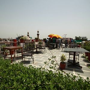 Hotel Hari Piorko - New Delhi Railway Station Exterior photo
