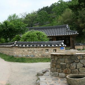 Samsan Traditional Hanok Кёнджу Exterior photo