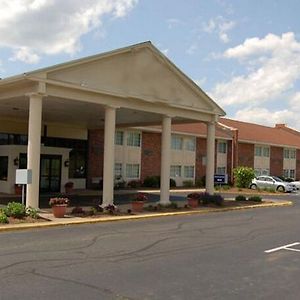 Clarion Inn Bradley Airport Виндзор Локс Exterior photo