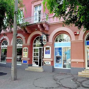 Отель Piros Arany Panzio Калокса Exterior photo