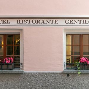 Hotel Centrale, Typically Swiss Поскьяво Exterior photo