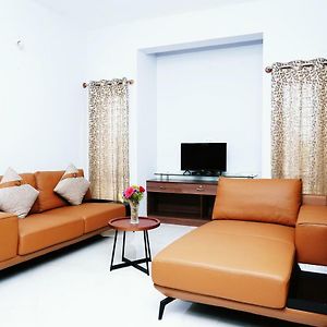 Unnathi Suites Майсур Exterior photo