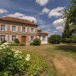 Bed and Breakfast Chambre D'Hotes De La Vallee Montaure Exterior photo