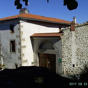 Bed and Breakfast La Fontaine Saint-Georges-en-Couzan Exterior photo