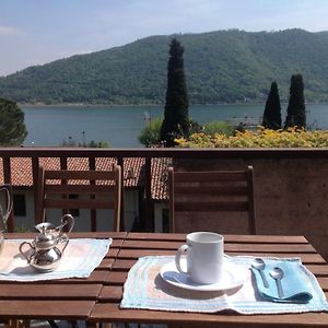 Вилла Terrazza Sul Lago Di Iseo Сарнико Exterior photo