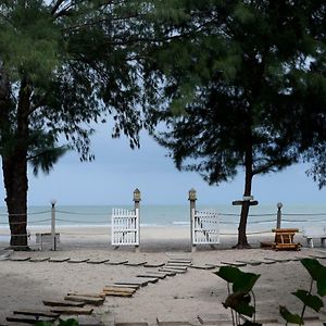 Вилла Baan Kratom Tong By The Sea Ча-Ам Exterior photo