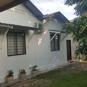 Homestay / Roomstay Muslim Budget Tanjung Malim Танджунг-Малим Exterior photo