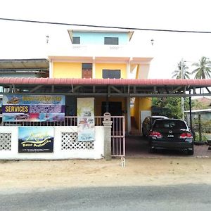 Rumah Hentian Ayah Кампунг-Куала-Бесут Exterior photo