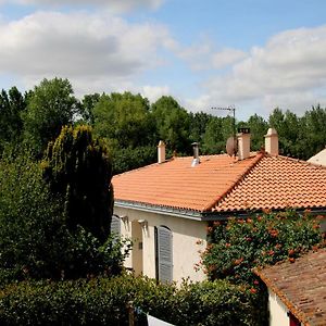 Отель Maison D'Hotes Le Lavoir Fontaines  Exterior photo