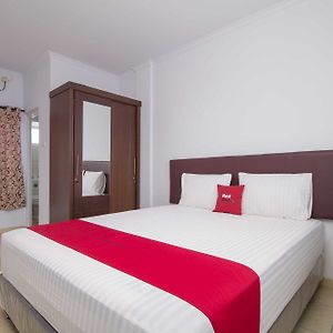 Отель Reddoorz Near Siloam Karawaci 2 Тангеранг Exterior photo