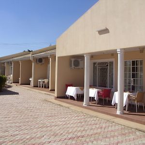 Lusaka Mosi O Tunya Executive Lodge Exterior photo