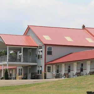 Golden Knight Inn And Suites Rock Stream Exterior photo