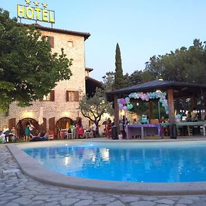 Hotel Benedetti Кампелло-суль-Клитунно Exterior photo