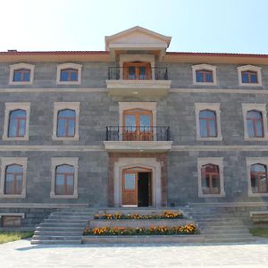 Lake Cildir Lodge Exterior photo