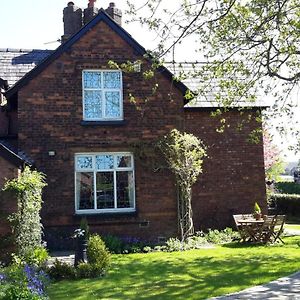 Bed and Breakfast The School House Уоррингтон Exterior photo