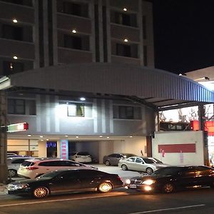 Отель 欣悅 商務 旅店 Тоуфэнь Exterior photo