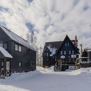 Freeride Backpackers Lodge Нисэко Exterior photo