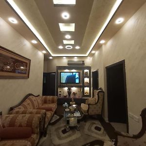 Jarajreh Apartments/ Hotel Эль-Карак Exterior photo