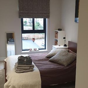 1 Double Guest Bedroom In My Home North Leeds Хорсфорт Exterior photo