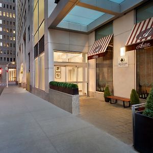 Отель Doubletree By Hilton New York Downtown Exterior photo