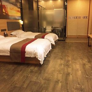 Thank Inn Plus Hotel Jiangsu Huaian Qingpu District Evergrande Хуайань Exterior photo