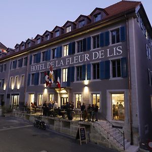 Отель Fleur De Lis Ле-Локль Exterior photo