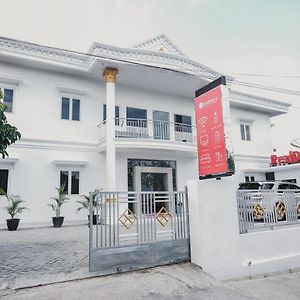 Отель Reddoorz Syariah Near Transmart Lampung Бандар-Лампунг Exterior photo