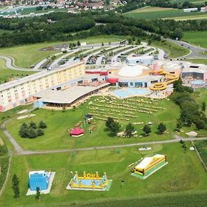 H2O Hotel-Therme-Resort, Fuer Familien Mit Kindern Бад Вальтерсдорф Exterior photo