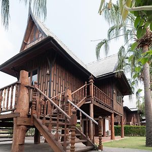 Capital O 805 Suan Palm Farm Nok Resort Чаченгсау Exterior photo