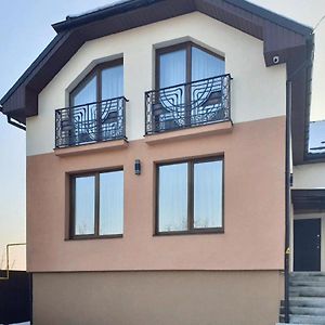 Apartment Sweethome 4 Free Parking Ужгород Exterior photo