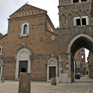 Boutique Hotel Palazzo Dei Vescovi Казертавеккья Exterior photo