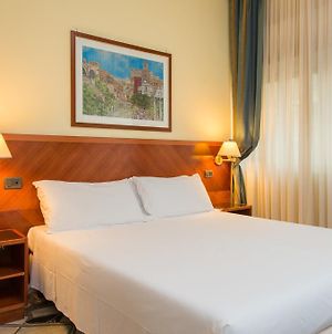 Hotel Giotto Рим Room photo